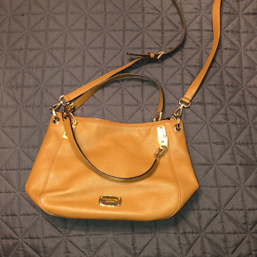 Michael kors medium sized purse